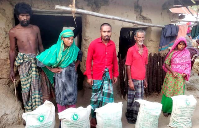ইউএনও'র প্রচেষ্টায় শিকলবন্দি পাঁচ ভাই-বোন ফিরে পেয়েছে সুস্থ জীবন