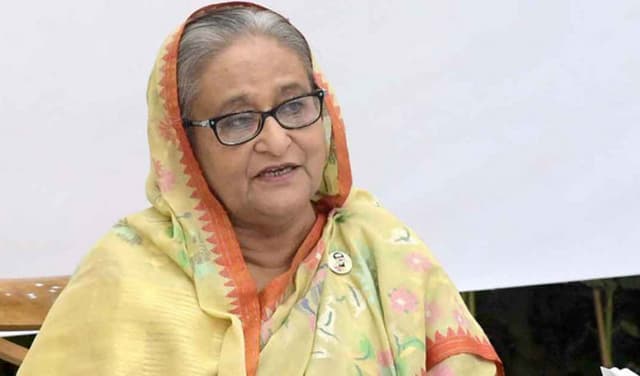 একটি গোষ্ঠী সরকার উৎখাতের ষড়যন্ত্র করছে: প্রধানমন্ত্রী