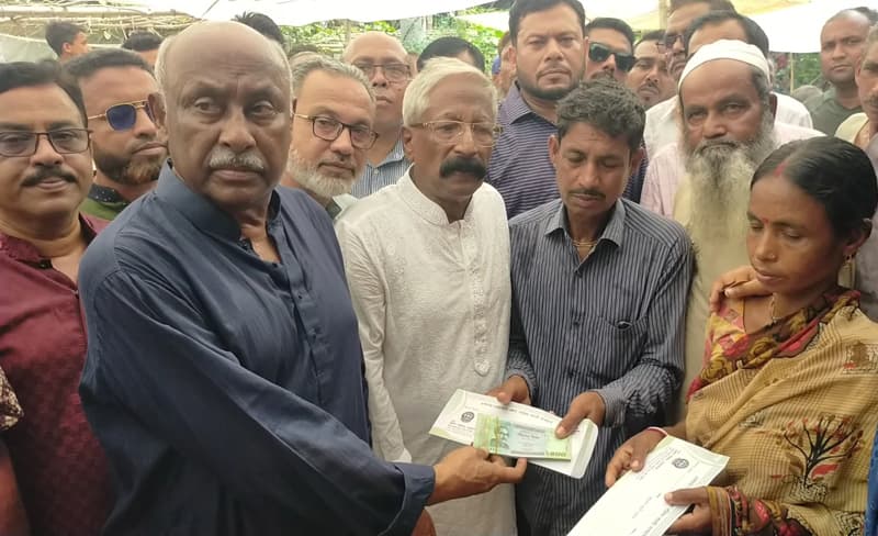 বারহাট্টায় নিহত মুক্তি রাণীর বাড়িতে সমাজকল্যাণ প্রতিমন্ত্রী
