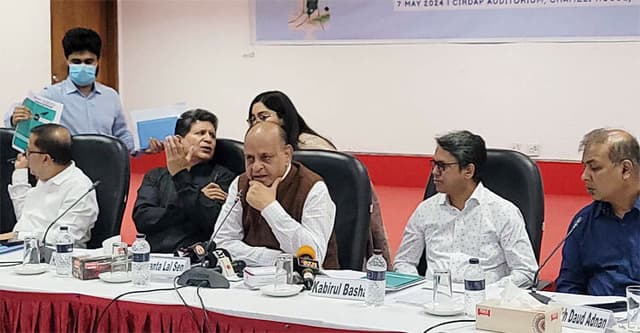 ডেঙ্গুতে মাকে হারিয়েছি, আর যেন কেউ মারা না যায়: স্বাস্থ্যমন্ত্রী