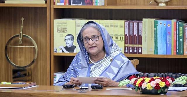 সংকট সামাল দিতে শক্ত নেতৃত্ব প্রয়োজন: প্রধানমন্ত্রী