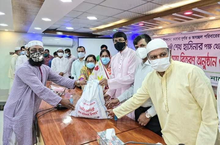 নাটোরে ঈমাম মুয়াজ্জিনদের মানবিক সহায়তা প্রদান