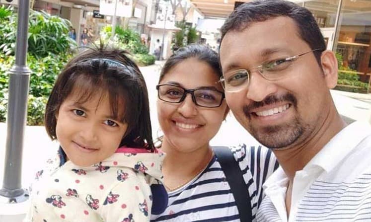 মা-বাবা অস্ট্রেলিয়ায়, ভারতে আটকা পাঁচ বছরের মেয়ে