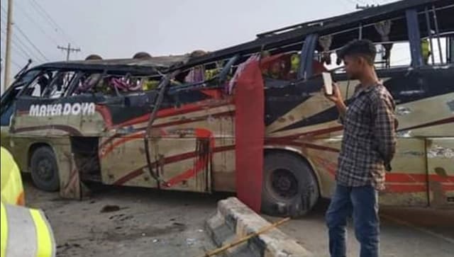 হবিগঞ্জে বাস উল্টে নিহত ১, আহত ৩০