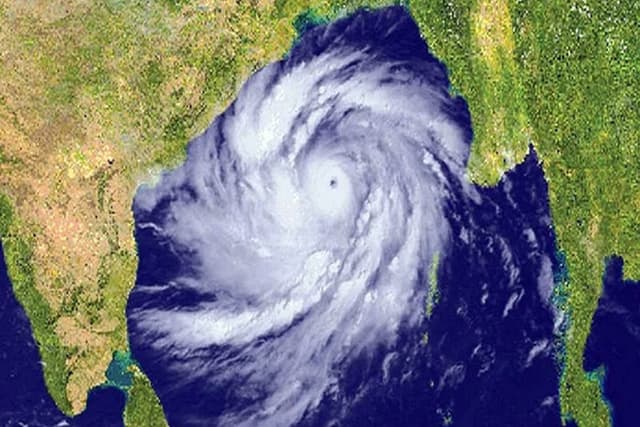 ক্রমশ শক্তিশালী হচ্ছে ঘূর্ণিঝড় ‘অশনি’