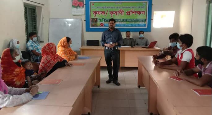 লালপুরে কৃষক প্রশিক্ষণ