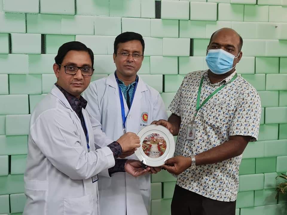 সাপাহারে সম্মাননা পুরস্কার প্রদান