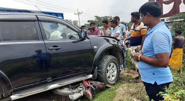 নাটোরে ইউএনও'র গাড়ীর ঢাক্কায় সাংবাদিক নিহত