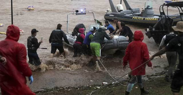 ব্রাজিলে ভয়াবহ বন্যায় মৃত্যু ১০০ ছাড়িয়ে গেছে