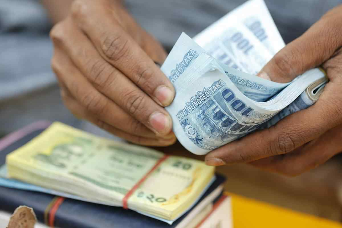 এবার দেশের টাকায় করোনার উপস্থিতি !