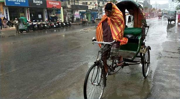 বছরের সর্বোচ্চ বৃষ্টিতে ভিজল রাজধানী