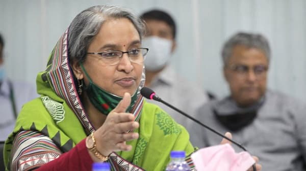 ‘অতিরিক্ত ফি’ নেওয়ার অভিযোগ পেলেই ব্যবস্থা: শিক্ষামন্ত্রী