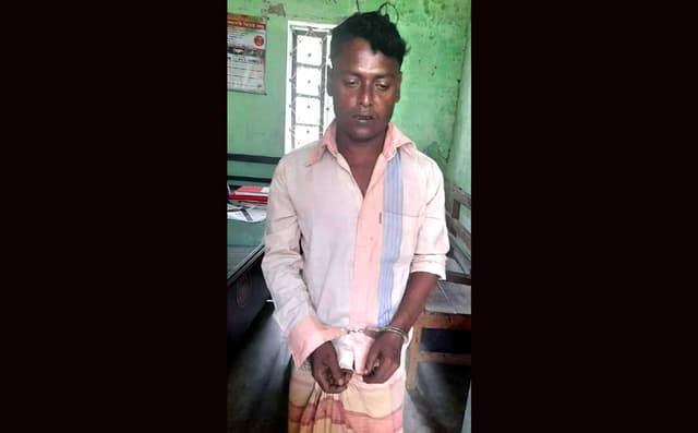 কেন্দুয়ায় প্রথম শ্রেণির ছাত্রীকে ধর্ষণ, আটক যুবক