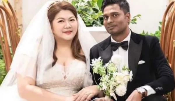 ইন্দোনেশিয়ার তরুনীকে বিয়ে করে হেলিকপ্টারে বাড়ি ফিরলেন রেজাউল