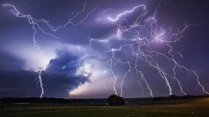 বাগেরহাটে বজ্রপাতে ২ শ্রমিকের মৃত্যু