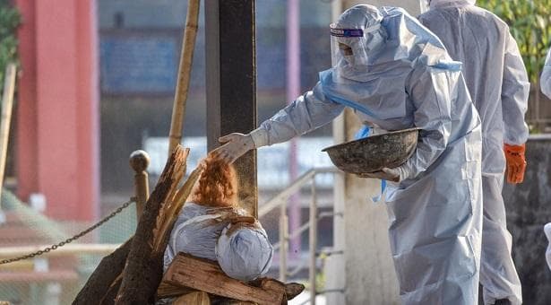 করোনায় আবারও রেকর্ডসংখ্যক মৃত্যু ভারতে