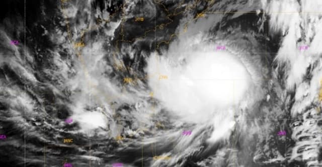 গভীর নিম্নচাপে পরিণত ঘূর্ণিঝড় ‘অশনি’