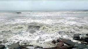 সাগর উত্তাল, বেড়েছে নদ-নদীর পানি