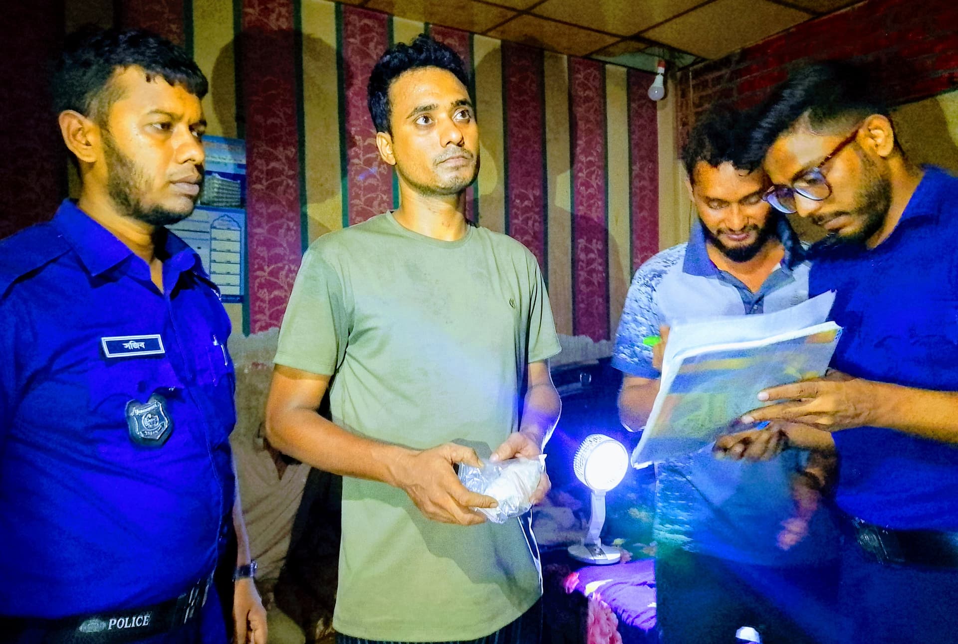 দেবীদ্বারে ভয়ঙ্কর মাদক আইসসহ আটক শামীম