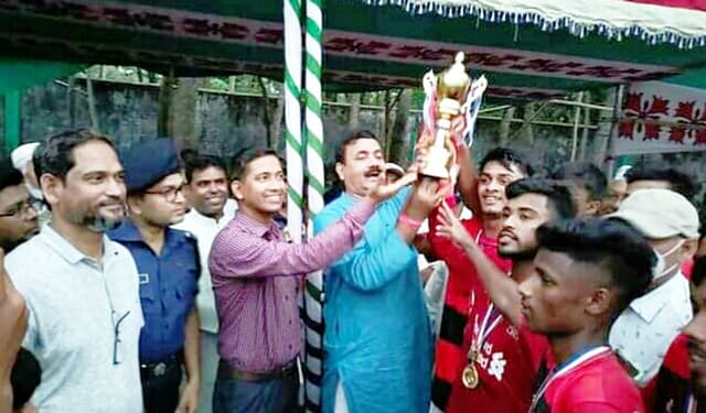 হিজলায় বঙ্গবন্ধু গোল্ডকাপ ফুটবল টুর্নামেন্টের ফাইনাল অনুষ্ঠিত