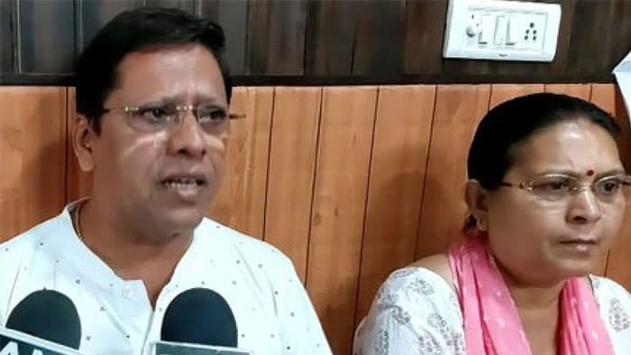 নাতি-নাতনি না নেয়ায় ছেলের বিরুদ্ধে মামলা