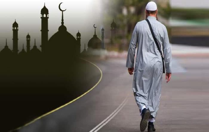 হেঁটে জুম্মার নামাজে যাওয়ার ফজিলত