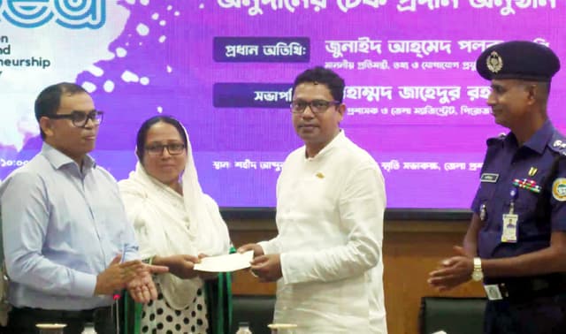 বাংলাদেশের উন্নয়ন অগ্রযাত্রা শেখ হাসিনার হাত দিয়ে এসেছে