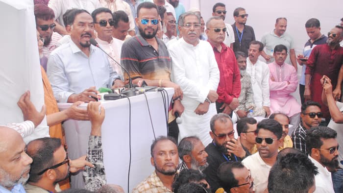সরকার দেশকে ধ্বংসের দারপ্রান্তে নিয়ে গেছে : মেজর হাফিজ