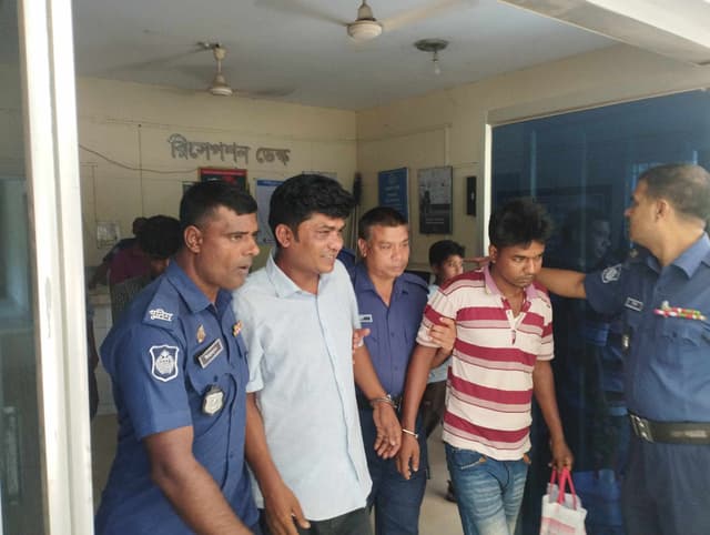 হাতীবান্ধায় ইয়াবাসহ সাবেক ইউপি সদস্য আটক!