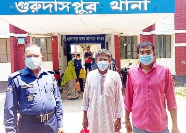 ঈদগা মাঠের টাকা তোলা নিয়ে সংঘর্ষ; আটক-২