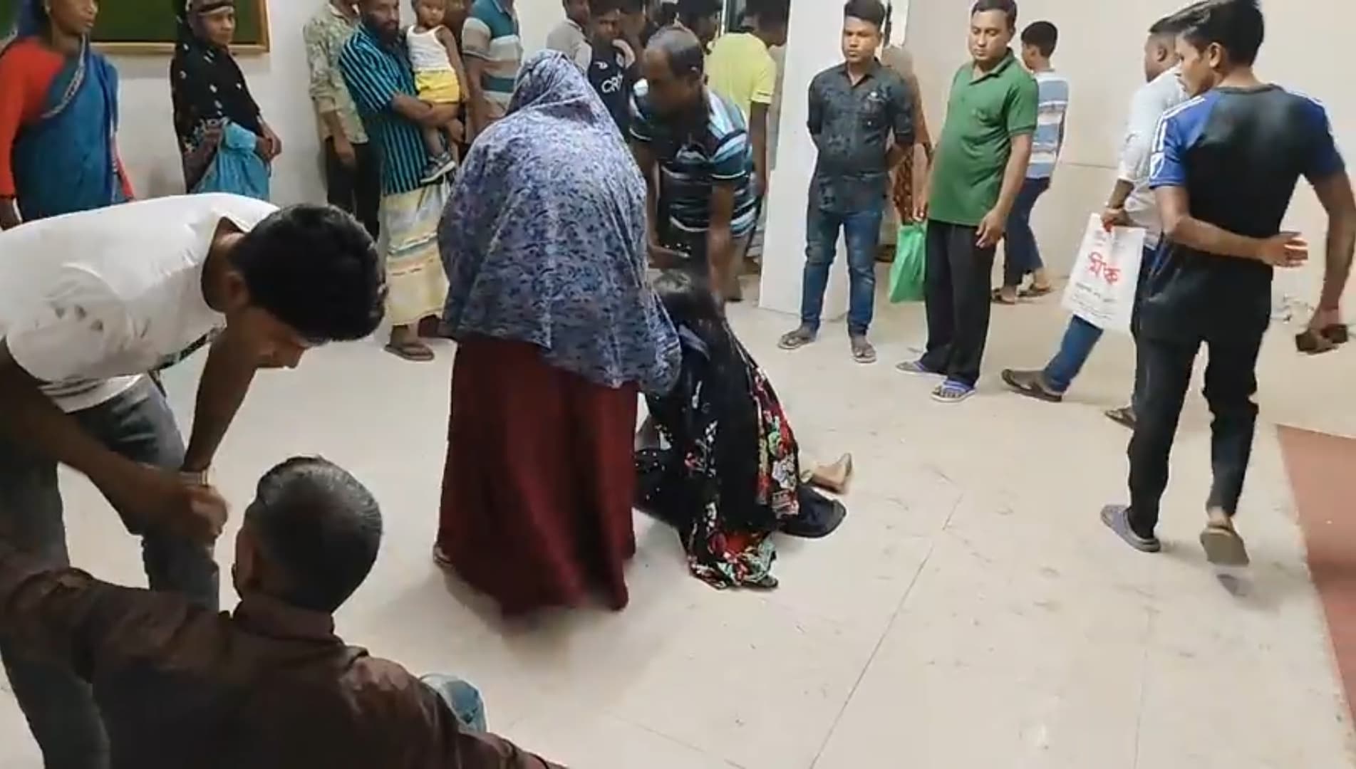 হাতীবান্ধায় সেপটি ট্যাংকে পরে কলেজ শিক্ষার্থীর মৃত্যু!