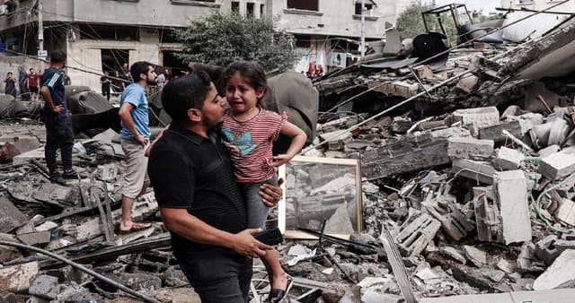 ইসরায়েলি হামলায় ২৪ ঘণ্টায় ৮২ ফিলিস্তিনি নিহত