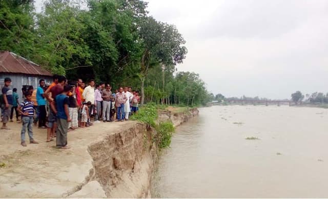 মানচিত্র থেকে হারিয়ে যাচ্ছে বামনহাজরা গ্রাম