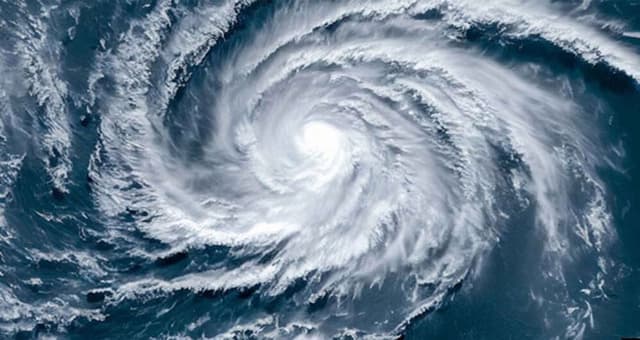 শক্তি সঞ্চয় করছে ঘূর্ণিঝড় রেমাল, আঘাত হানতে পারে যখন