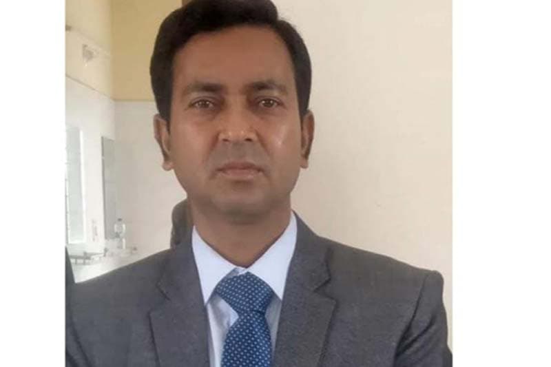 হিলিতে উপজেলা পর্যায়ে শ্রেষ্ঠ শিক্ষক নির্বাচিত হলেন ইউসুফ আলী