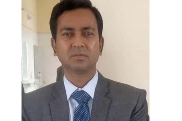 হিলিতে উপজেলা পর্যায়ে শ্রেষ্ঠ শিক্ষক নির্বাচিত হলেন ইউসুফ আলী