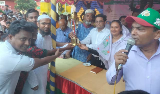 আত্রাইয়ে বঙ্গবন্ধু ও বঙ্গমাতা গোল্ড কাপের ফাইনাল খেলা অনুষ্ঠিত