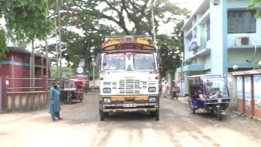 একদিন বন্ধের পর আবারও হিলি দিয়ে পুরনো এলসির গম রফতানি