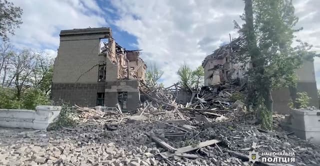 ডনবাস পুরোপুরি ধ্বংস হয়ে গেছে, পরিণত হয়েছে নরকে :জেলেনস্কি