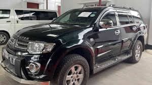 সরকারি লোগো লাগানো গাড়িতে ৭ লাখ ইয়াবা!