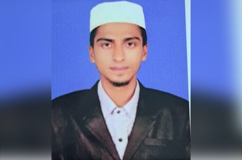 জেলা পর্যায়ে কেরাত প্রতিযোগিতায় শ্রেষ্ঠ হলেন হিলি'র আজমিরুল