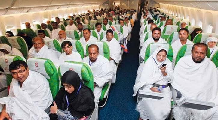 ৪১৫ যাত্রী নিয়ে সৌদি গেল হজের প্রথম ফ্লাইট