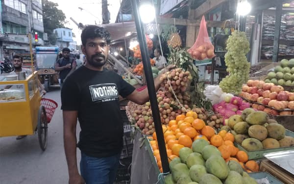 বরিশালের বাজার অপরিপক্ব ফলে সয়লাব, স্বাস্থ্যঝুঁকিতে ভোক্তারা