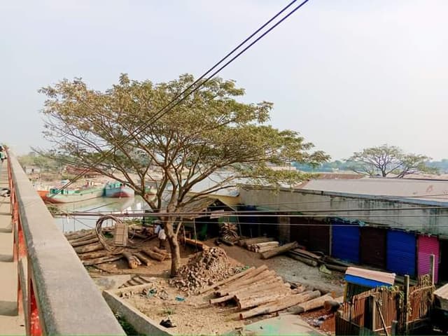 অরুয়াইলে সরকারি জায়গা উদ্ধারে গেলেই! মামলার হুমকি?