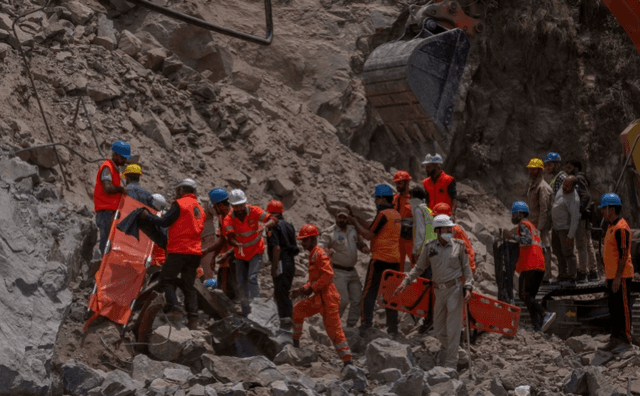 কাশ্মিরে সুড়ঙ্গ ধসে নিহত বেড়ে ১০