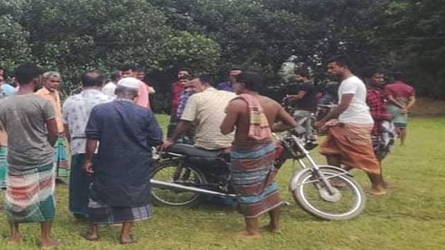 ঘরে মা-দুই সন্তানের গলা কাটা মরদেহ