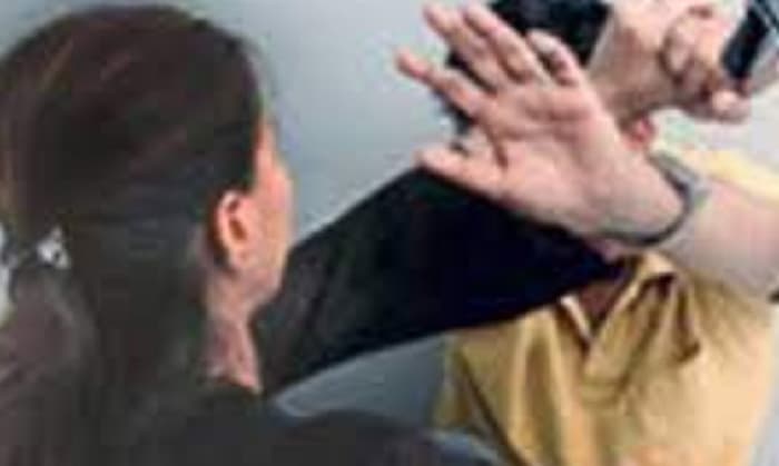 নারীর হাতে নির্যাতনের শিকার ৬০ ভাগ পুরুষ