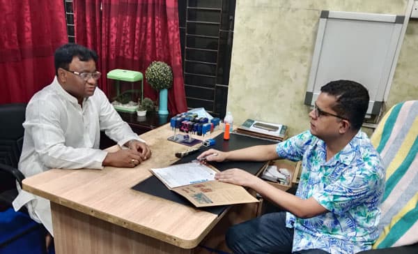 শুধু চিকিৎসা-ই নয়, সেবাকেই প্রাধান্য দেন ডা. এ কে এম নিজাম উদ্দিন