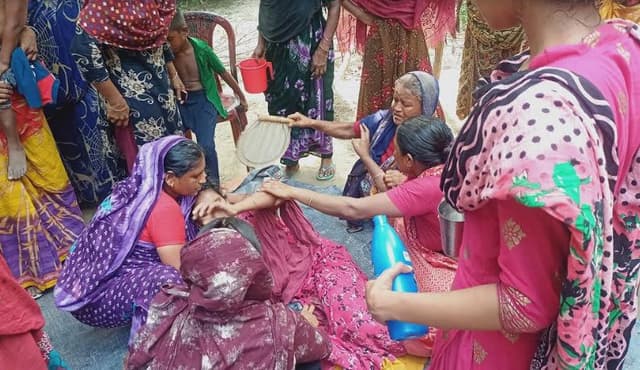 গোয়ালন্দে রিমন নামের এক কিশোরের ঝুলন্ত লাশ উদ্ধার