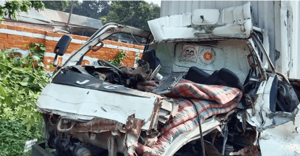 ফরিদপুরে সড়ক দুর্ঘটনায় বিমান বাহিনীর সদস্য নিহত